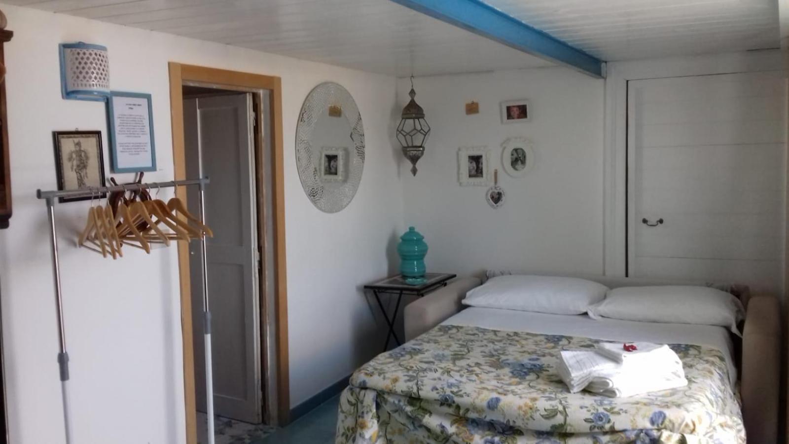Hotel La Casa Sugli Archi Ponza Pokoj fotografie